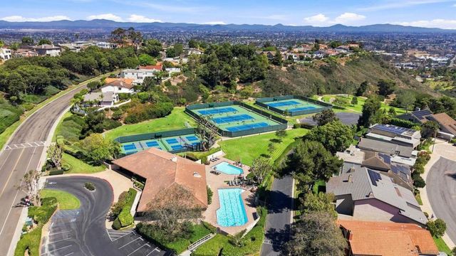 6547 Caminito Catalan, La Jolla, CA 92037
