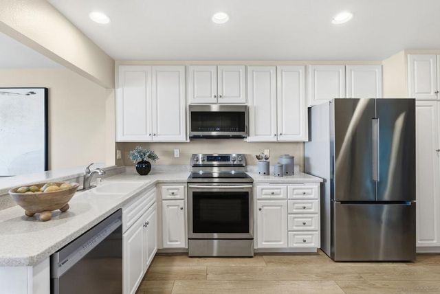 6547 Caminito Catalan, La Jolla, CA 92037