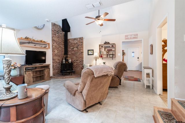 18219 Eastside, Troup, TX 75789