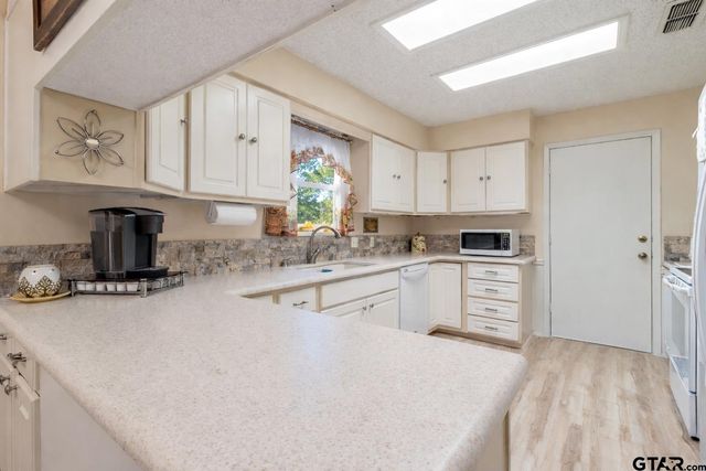 18219 Eastside, Troup, TX 75789