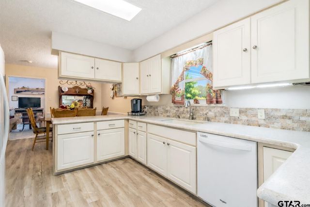 18219 Eastside, Troup, TX 75789