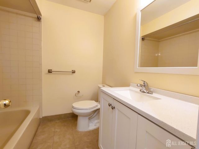 1807 Green Hollow Drive, Iselin, NJ 08830