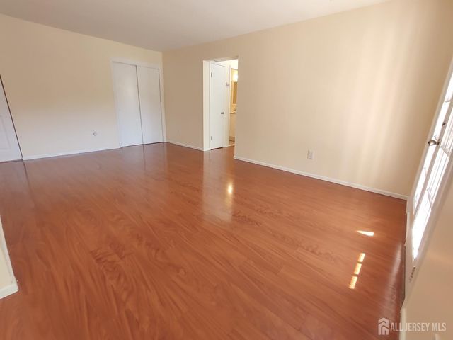 1807 Green Hollow Drive, Iselin, NJ 08830