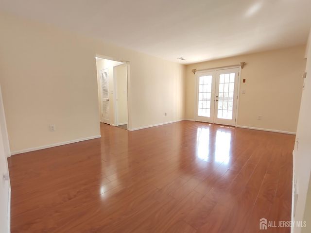 1807 Green Hollow Drive, Iselin, NJ 08830