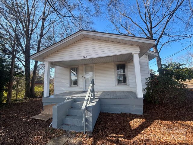 142 26th Street SW, Hickory, NC 28602