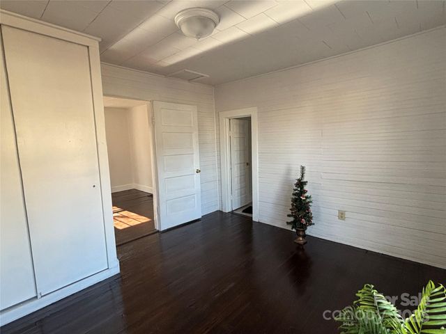 142 26th Street SW, Hickory, NC 28602