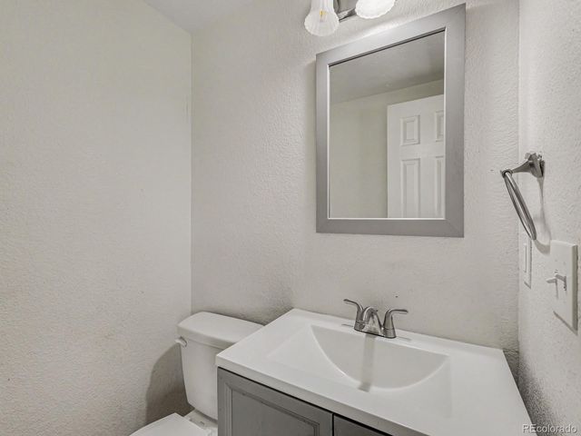 14420 E Radcliff Drive, Aurora, CO 80015
