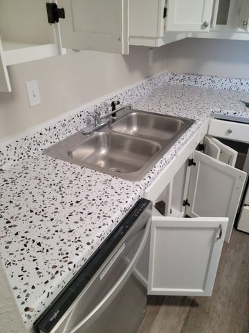 1708 Crest Point Drive, Arlington, TX 76012