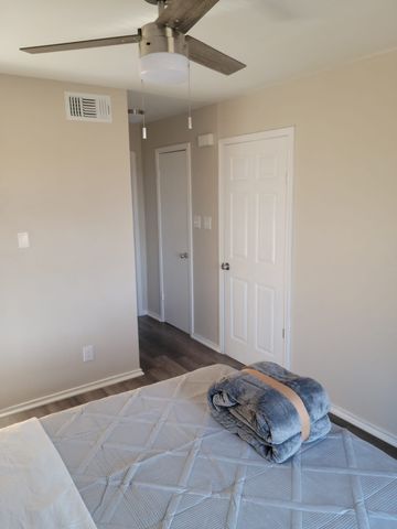 1708 Crest Point Drive, Arlington, TX 76012