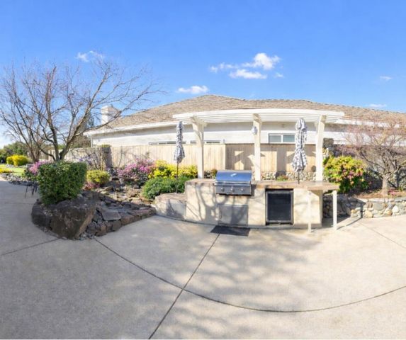 2212 Live Oak Ct, Rocklin, CA 95765