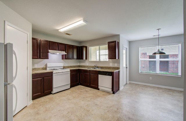 2106 Bishop Hollow Lane, Rosenberg, TX 77471