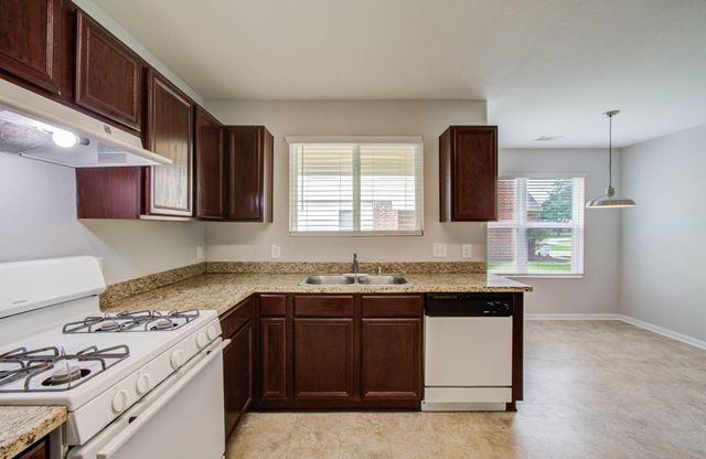 2106 Bishop Hollow Lane, Rosenberg, TX 77471