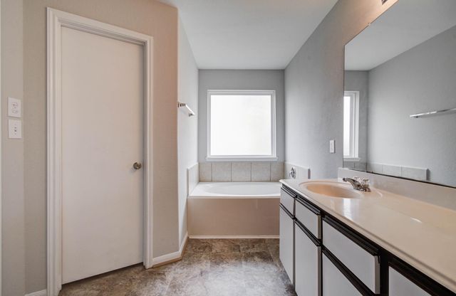 2106 Bishop Hollow Lane, Rosenberg, TX 77471