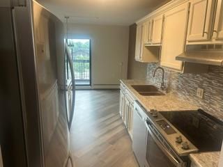 6615 Lake Shore Drive S 314, Richfield, MN 55423