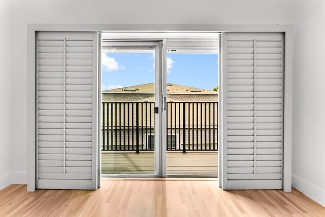 1194 Hillsboro Mile 72, Hillsboro Beach, FL 33062