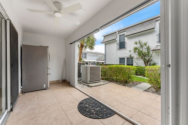 1194 Hillsboro Mile 72, Hillsboro Beach, FL 33062