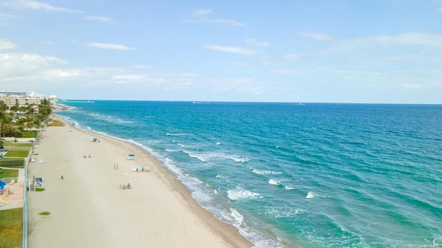 1194 Hillsboro Mile 72, Hillsboro Beach, FL 33062