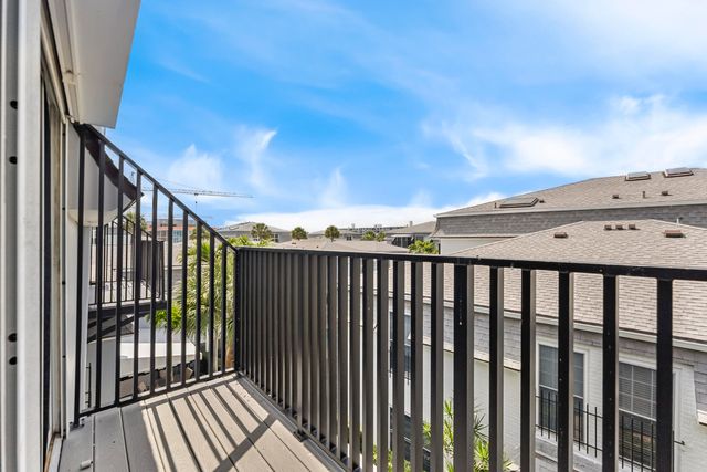 1194 Hillsboro Mile 72, Hillsboro Beach, FL 33062