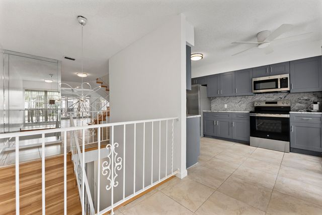 1194 Hillsboro Mile 72, Hillsboro Beach, FL 33062