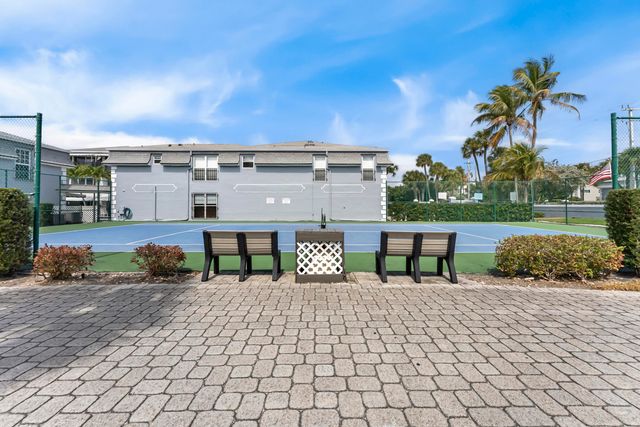 1194 Hillsboro Mile 72, Hillsboro Beach, FL 33062