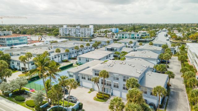 1194 Hillsboro Mile 72, Hillsboro Beach, FL 33062