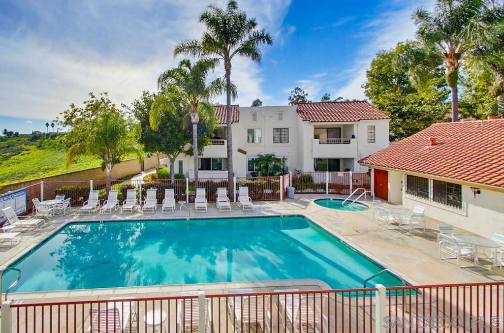 Image 4 of property listing at 13317 Caminito Ciera 152, San Diego, CA 92129