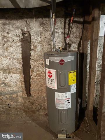 1328 N MARSTON ST, Philadelphia, PA 19121