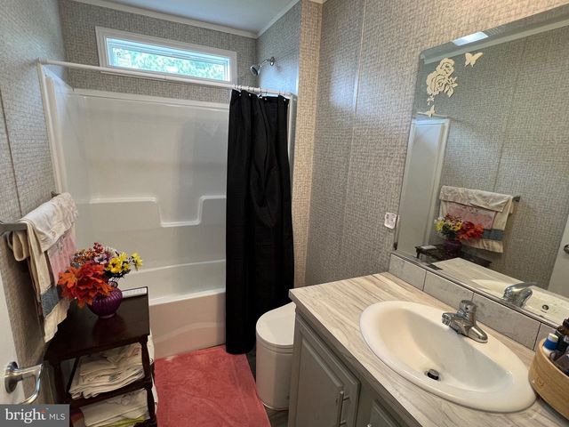 711 N HUCKLEBERRY AVE, Bear, DE 19701