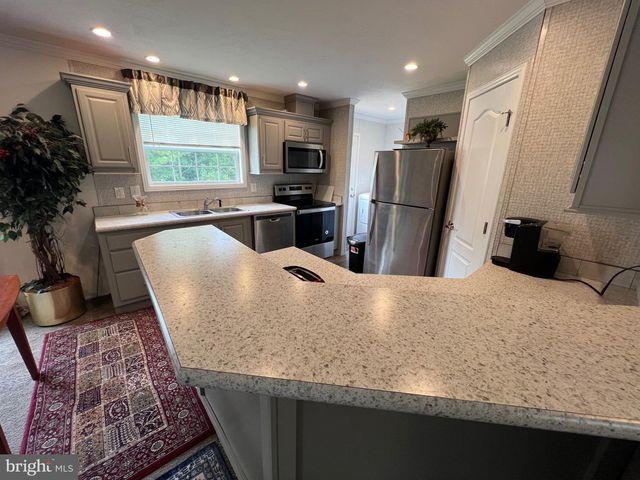 711 N HUCKLEBERRY AVE, Bear, DE 19701