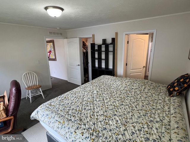 711 N HUCKLEBERRY AVE, Bear, DE 19701