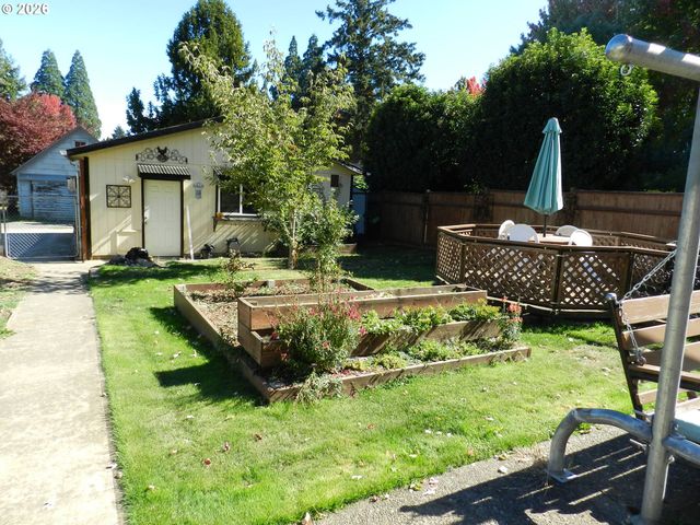 1715 ELM St, Forest Grove, OR 97116