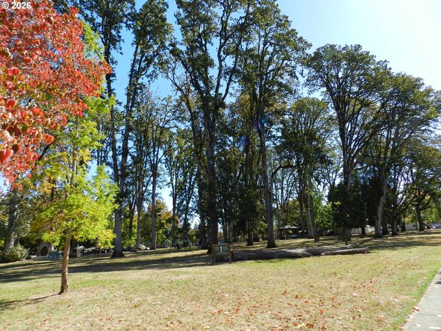 1715 ELM St, Forest Grove, OR 97116