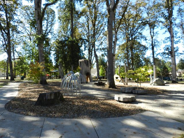 1715 ELM St, Forest Grove, OR 97116