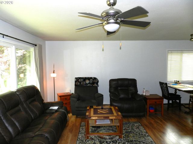 1715 ELM St, Forest Grove, OR 97116