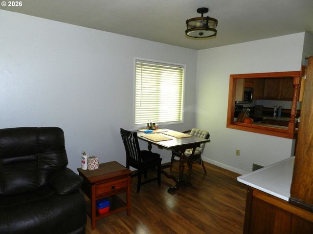 1715 ELM St, Forest Grove, OR 97116