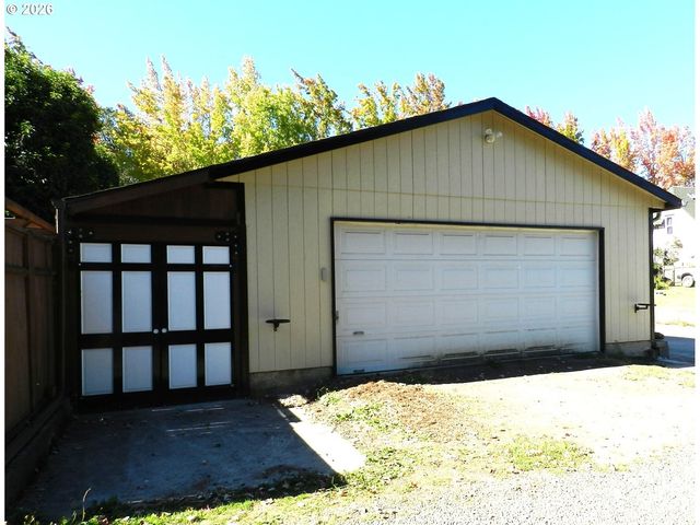 1715 ELM St, Forest Grove, OR 97116