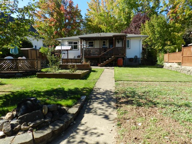 1715 ELM St, Forest Grove, OR 97116