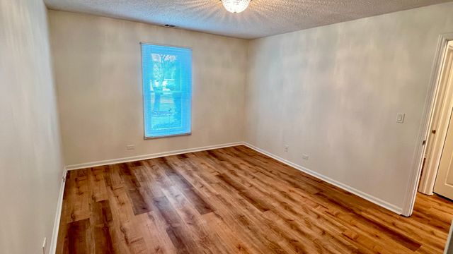 36 W Fern Court 117B, Palatine, IL 60067