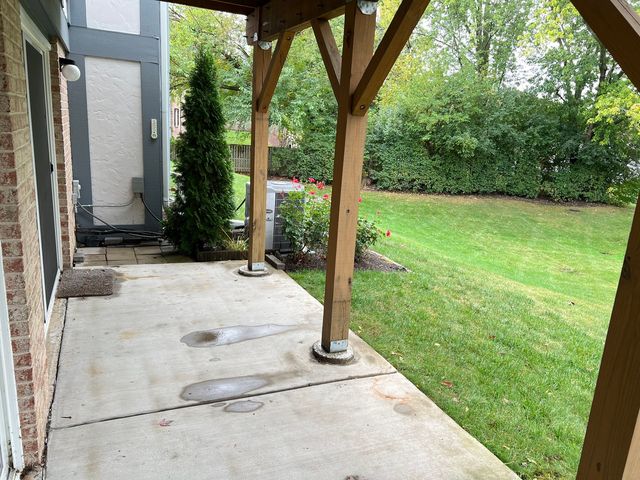 36 W Fern Court 117B, Palatine, IL 60067