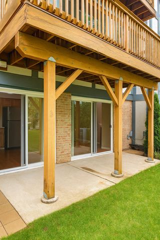 36 W Fern Court 117B, Palatine, IL 60067