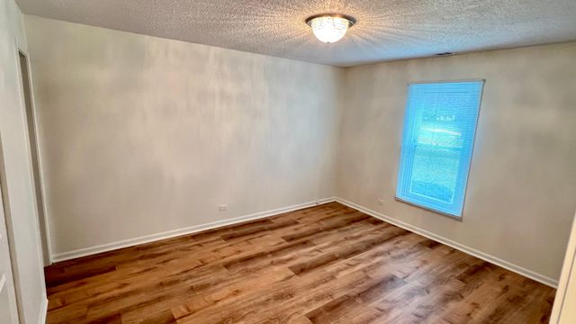 36 W Fern Court 117B, Palatine, IL 60067