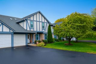 36 W Fern Court 117B, Palatine, IL 60067