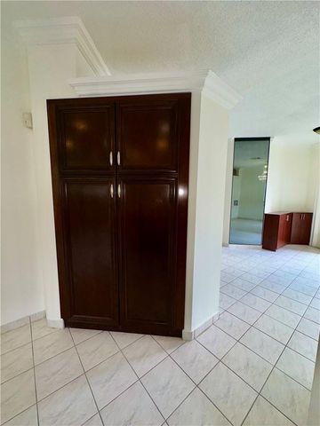 7470 NW 1st Place, Plantation, FL 33317