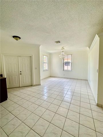 7470 NW 1st Place, Plantation, FL 33317
