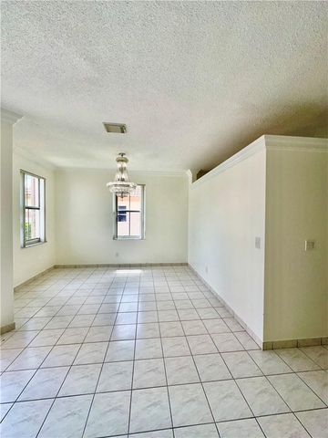 7470 NW 1st Place, Plantation, FL 33317