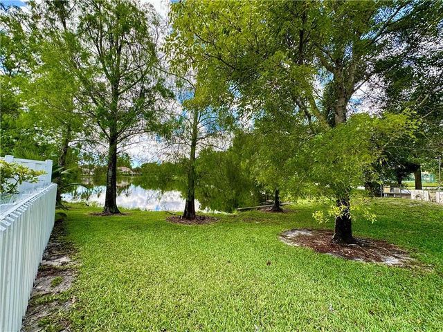 7470 NW 1st Place, Plantation, FL 33317
