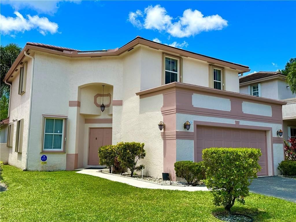 7470 NW 1st Place, Plantation, FL 33317