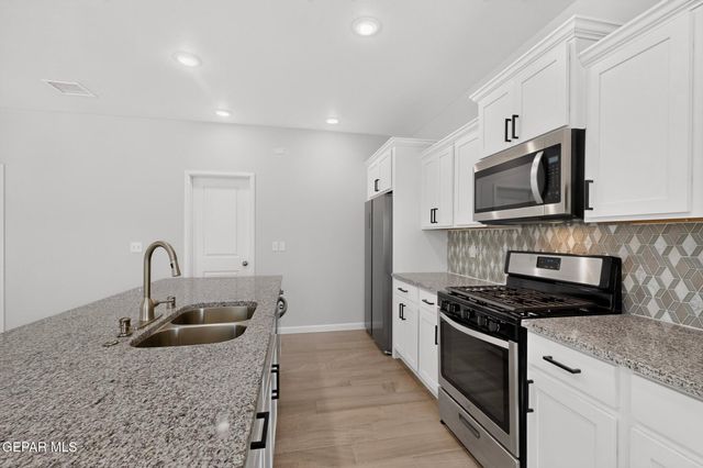 6476 Harapon Street, El Paso, TX 79932