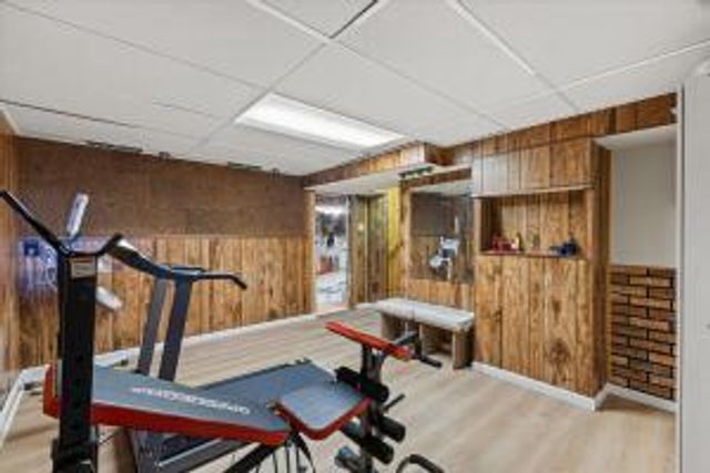 707 W Maplewood COURT, Milwaukee, WI 53221