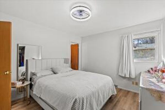 707 W Maplewood COURT, Milwaukee, WI 53221